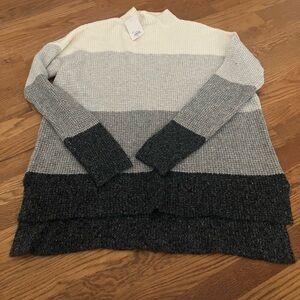 NWT Womens Juniors SO Color Block Sweater - Gray and Black